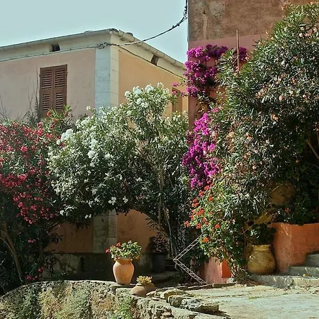 Сasa de vacaciones Maison De Charme Avec Terrasse Vue Sur Rogliano