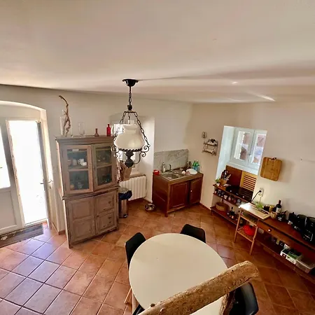 Casa de Férias Maison De Charme Avec Terrasse Vue Sur