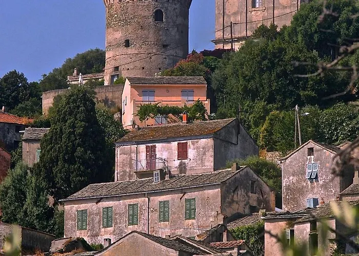 Casa de Férias Maison De Charme Avec Terrasse Vue Sur