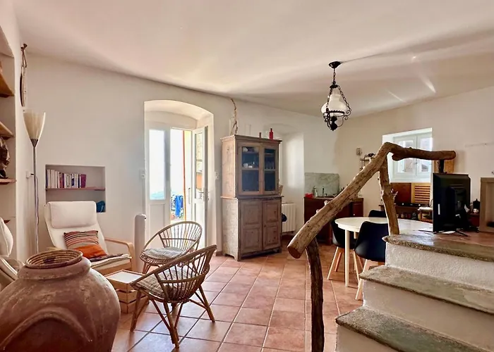 Maison De Charme Avec Terrasse Vue Sur Сasa de vacaciones Rogliano