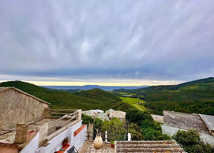 Maison De Charme Avec Terrasse Vue Sur *